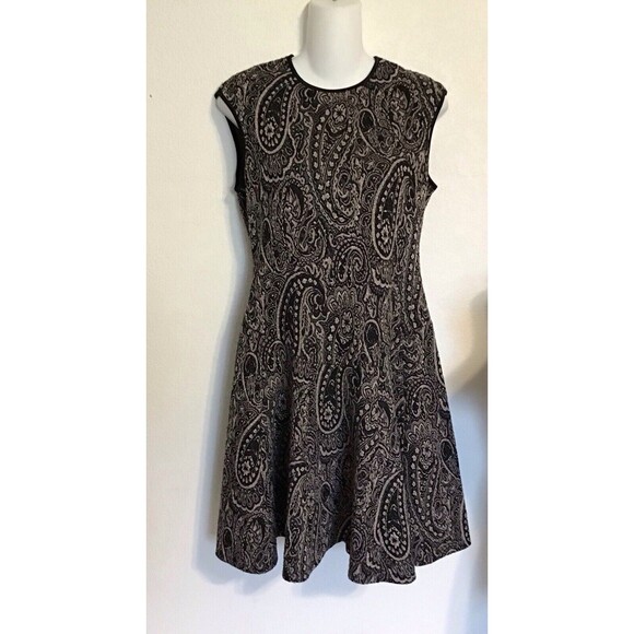 Gabby Skye Dresses & Skirts - Gabby Skye Women’s Sleeveless Dress. Size 6.